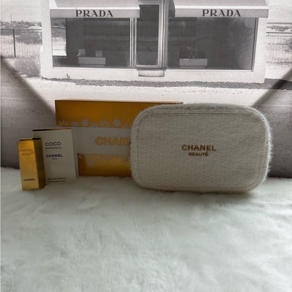 Chanel Beauté Pouch Bundle